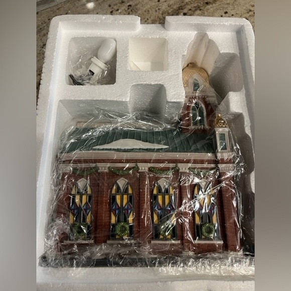 Department 56 Christmas in The City Series - Picture 6 of 6